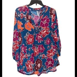 Dear Scarlet size medium floral print shirt